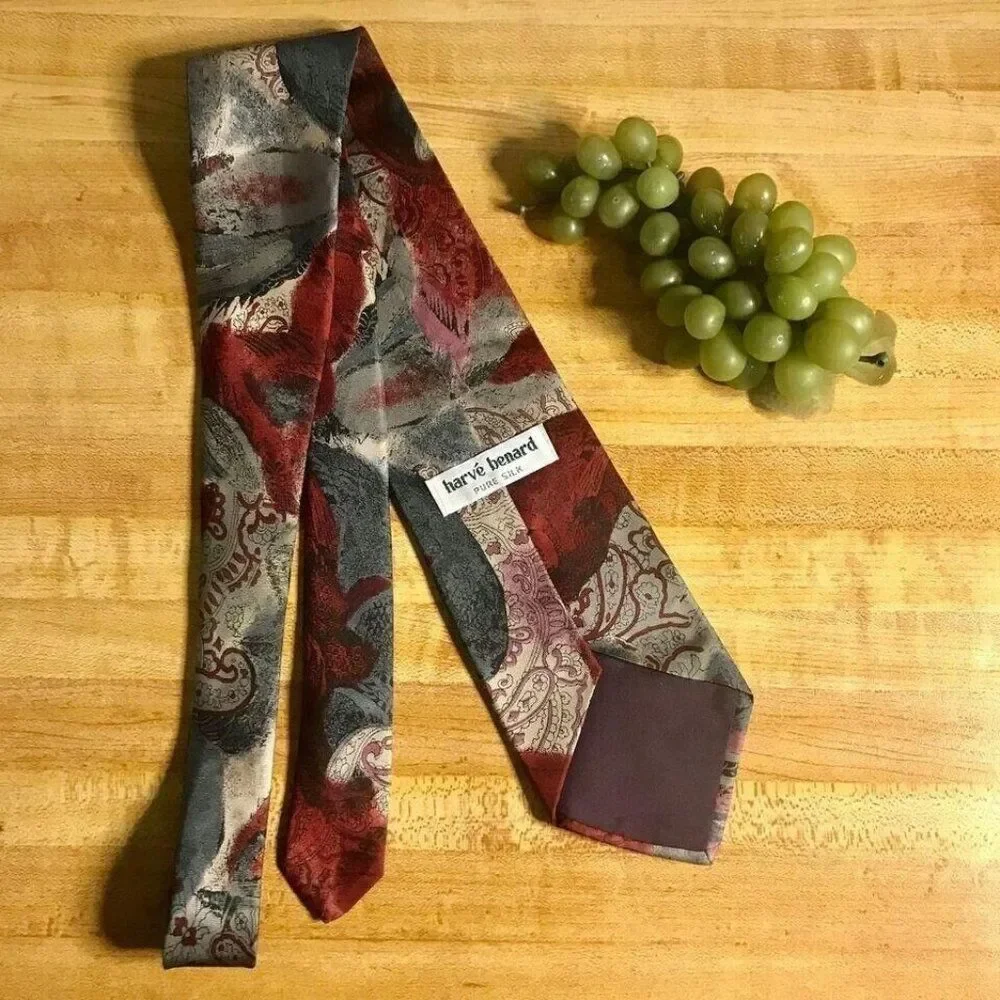 1154 HARVE' BENARD vtg silk gray maroon necktie 59 in X 3.75 in